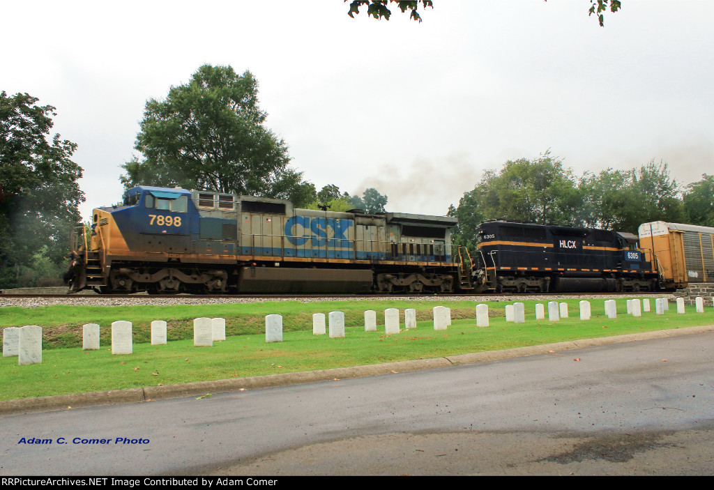 CSX 7898 leads Q235 SB